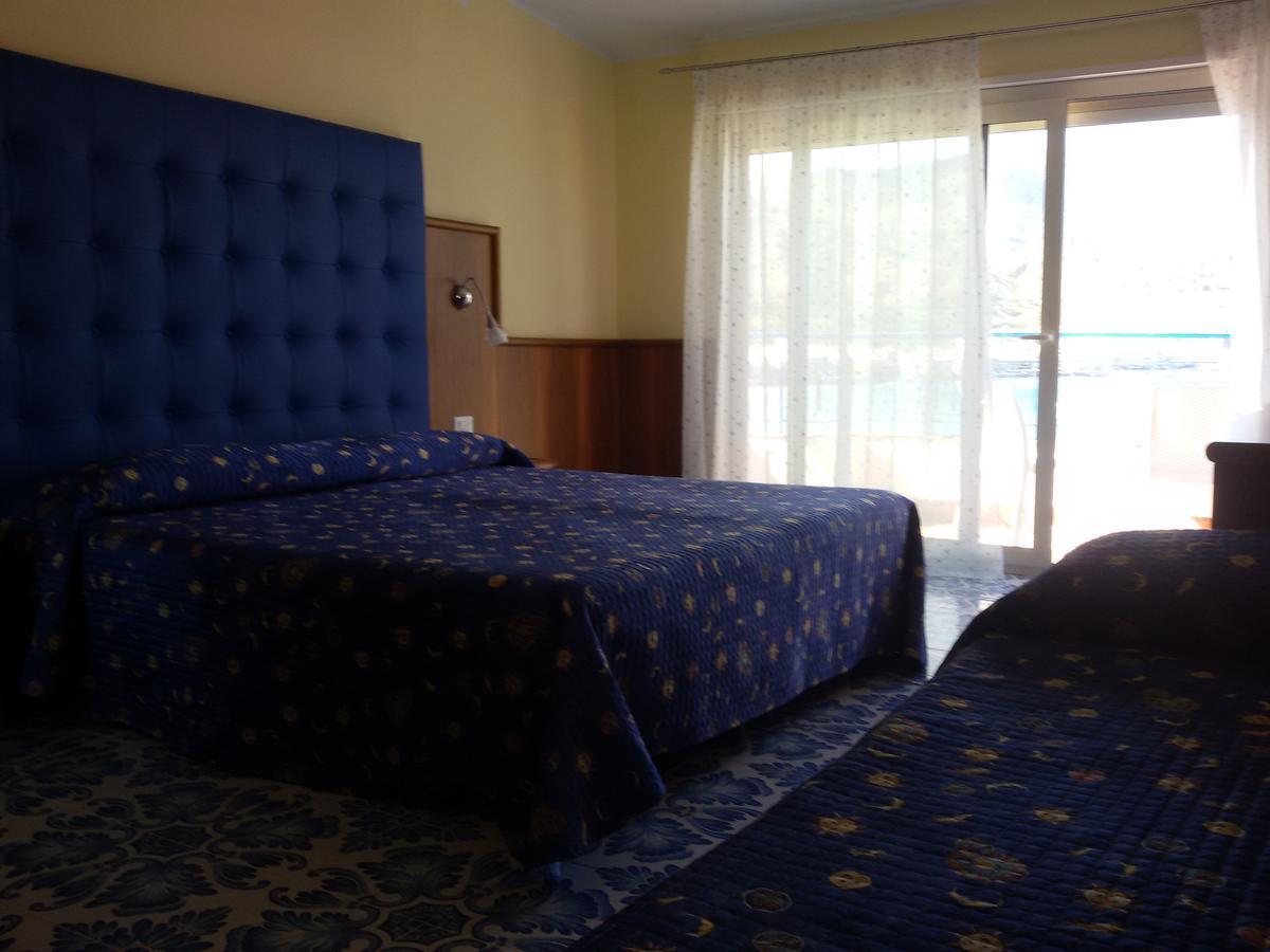 Hotel Panoramic Giardini Naxos Exteriör bild